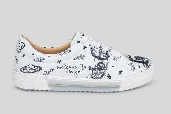 mumka-shoes-women-Pug the Astronaut (white)